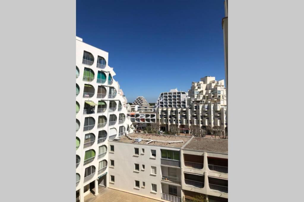 Appartement vue mer et port, refait a neuf pour vous ! Climatisé La Grande-Motte Exterior foto
